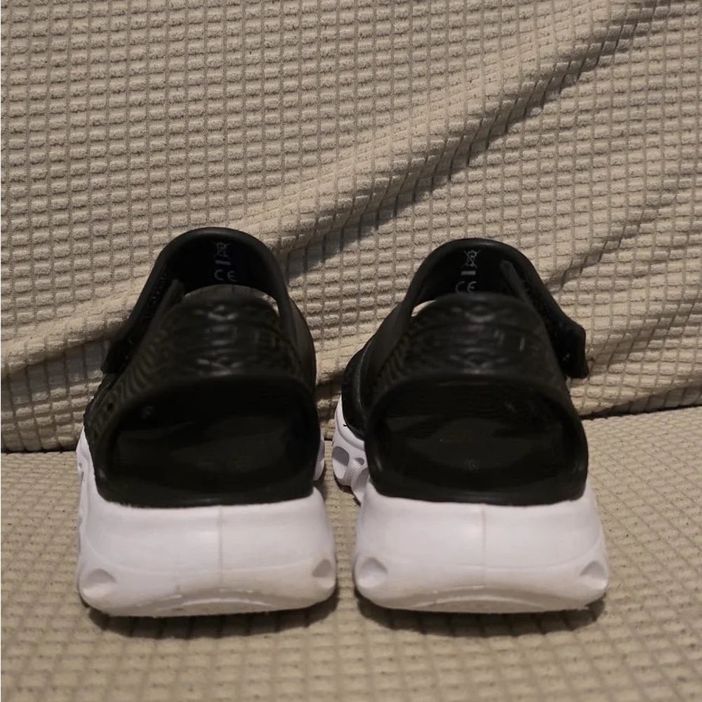 Skechers Black Textured Sandals